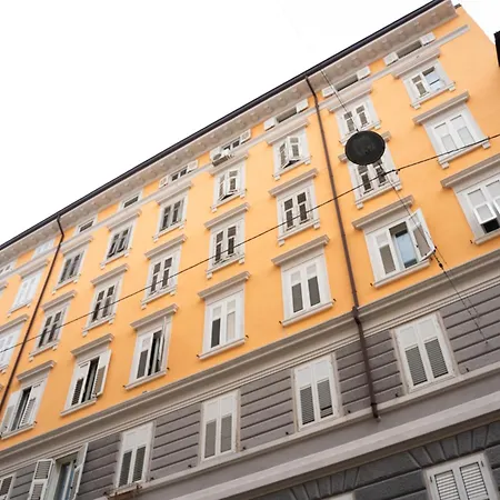 Enjoy In The Center アパート